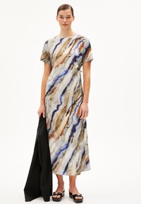 ARMEDANGELS SEDISAA PÄRLAA - Freizeitkleid - cinnamon dust