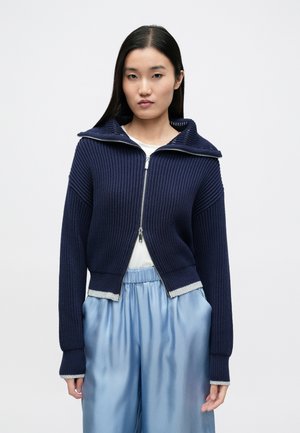 MCOQUINOA STRICKJACKE - Kardigan - blau