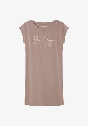 Krótka sukienka w kolorze lawendowym z okrągłym dekoltem i białym napisem "Good days ahead" na piersi.