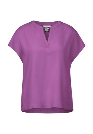 Lila Kurzarmbluse mit V-Ausschnitt aus glattem Stoff, mit einer lockeren Passform und geradem Saum. Keine sichtbaren Muster oder Akzente.