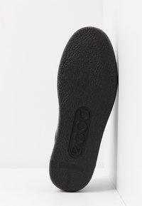 ECCO Matalavartiset tennarit - black