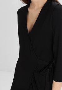 Pieces Sukienka z dżerseju