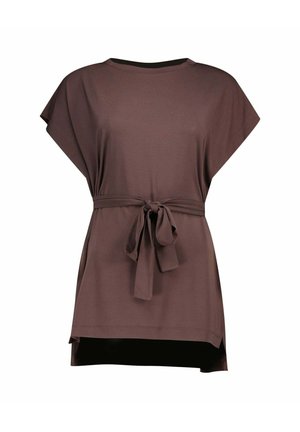 Bruine tuniek met korte mouwen, ronde halslijn en stoffen ceintuur vooraan gestrikt, losse pasvorm en zijsplitten aan de zoom.