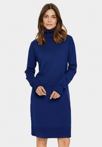 Abito a turtleneck blu lavorato a maglia con maniche lunghe, polsini e orlo a coste, e silhouette dritta. Texture liscia senza motivi.