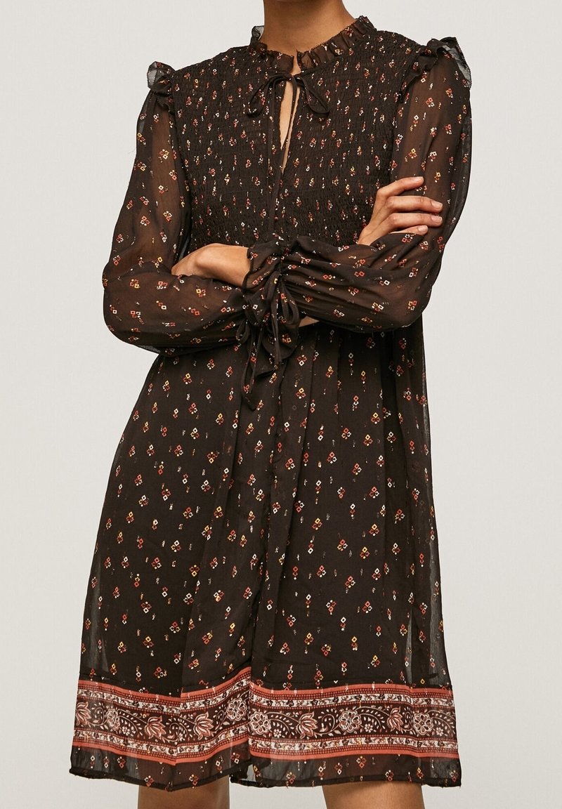 Pepe Jeans Robe de jour - black