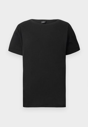 Zwart T-shirt met korte mouwen en ronde hals, voorzien van een klein tonale logo op de linkerborst, gepresenteerd tegen een effen witte achtergrond.