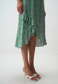 Jimmy Key STRAPS V-NECK  PATTERNED MIDI  - Jurk - mint