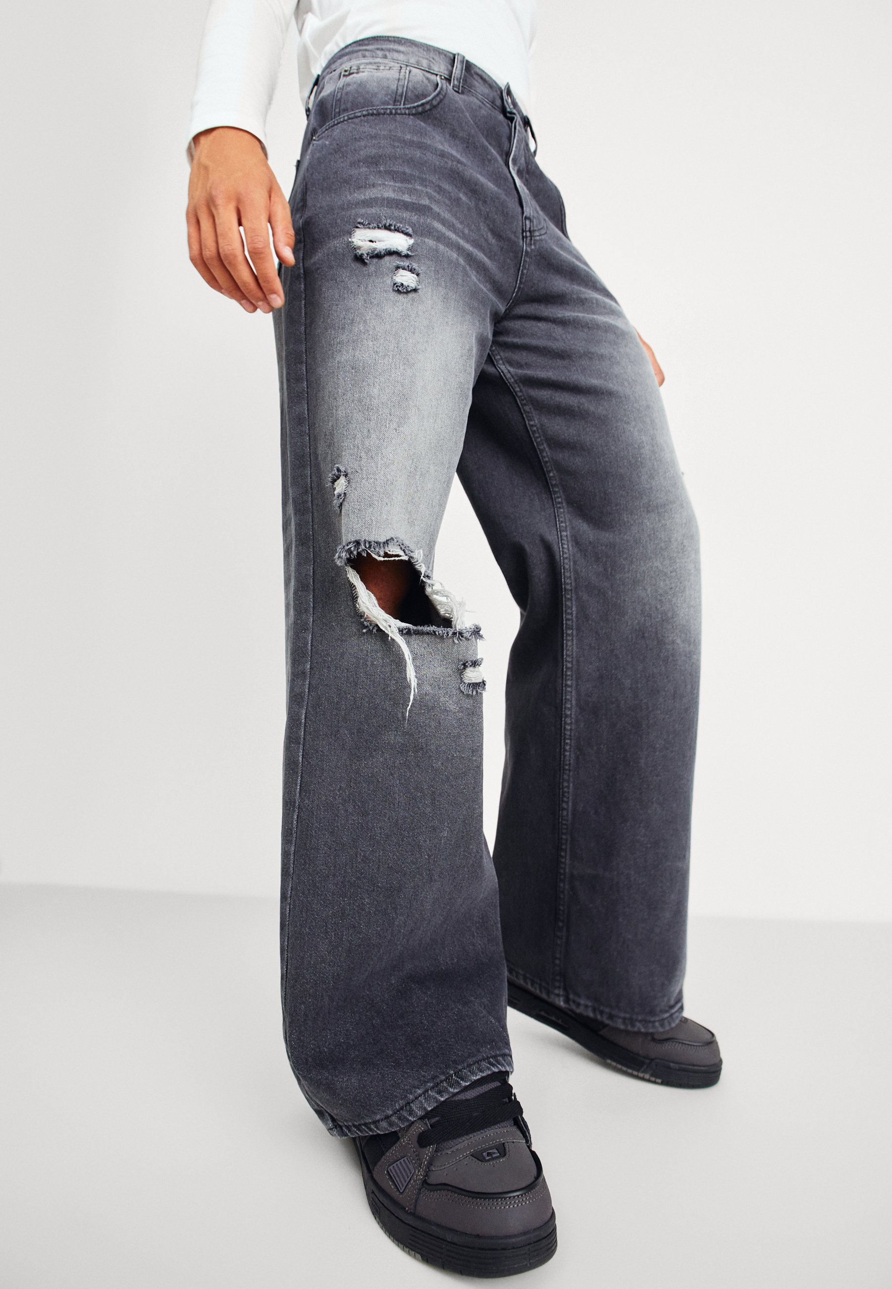 Jaded London BUSTED FLARED COLOSSUS - Bootcut jeans - washed black  