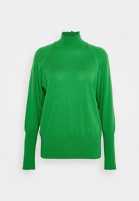 Maglione verde a collo alto con coste, maniche lunghe, vestibilità rilassata e dettagli del colletto a scallop. La trama sembra morbida e liscia.