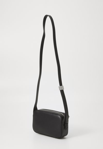 Bolsas Crossbody Y Satchel HUGO Para Mujer