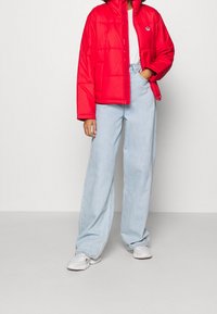 adidas Originals Allvädersjacka - red