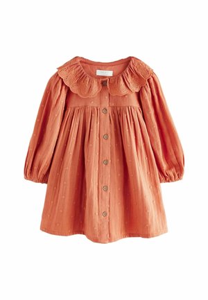 Robe bébé à manches longues couleur rouille-orange avec boutons sur le devant, col festonné brodé et texture florale subtile sur le tissu.