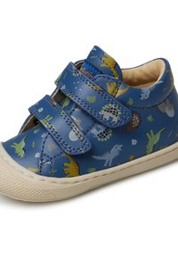 Chaussure pour enfant en cuir bleu avec des motifs de dinosaure, deux straps Velcro, et une semelle en caoutchouc texturée. Bout rond et doublure douce.