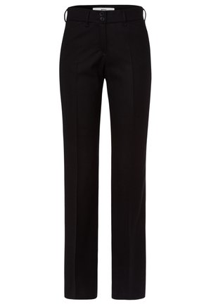 Pantalones negros a medida de pierna recta con trabillas para cinturón, botones delanteros y una sutil raya en las piernas.