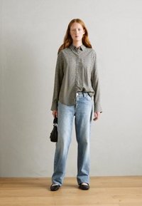 Marc O'Polo CASUAL FIT KENT COLLAR PRINT - Button-down blouse - black white