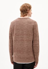 ARMEDANGELS TOLAA - Strickpullover - deep brown sand stone