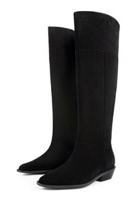 Cizme negre din suede, până la genunchi, cu vârf ascuțit, toc îngust, textură netedă și cusături minime pentru un design elegant.