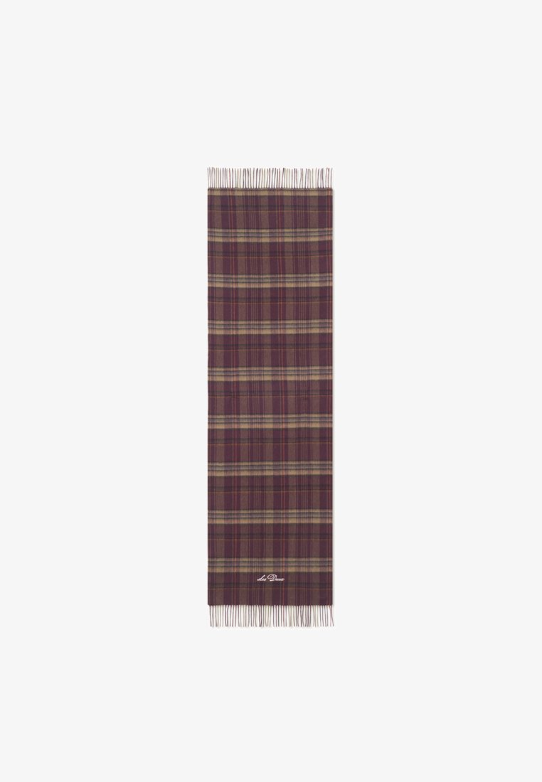 Cachecol de padrão xadrez em bordeaux e tons terrosos, feito de tecido macio com bordas fringidas. Padrão alternado notável e detalhe de logotipo.