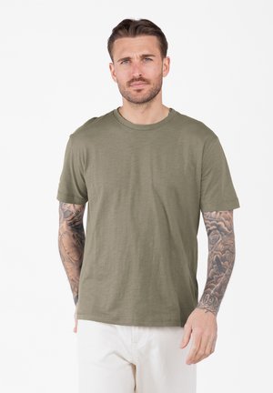 - T-shirt basic
