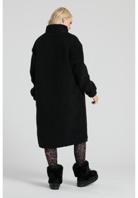 South Beach LONG BORG SKI WEAR - Vinterkappa /-rock - black