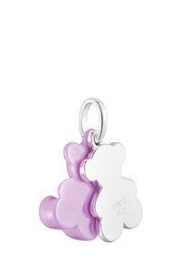 Zawieszka w kształcie misia, wykonana z przezroczystego fioletowego żelkowego materiału i błyszczących srebrnych metalicznych akcentów, oznaczona napisem "TOUS S925".