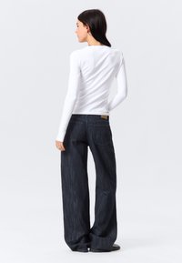 Weekday Majica z dolgimi rokavi - white