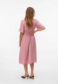 Vero Moda Srajčna obleka - nostalgia rose