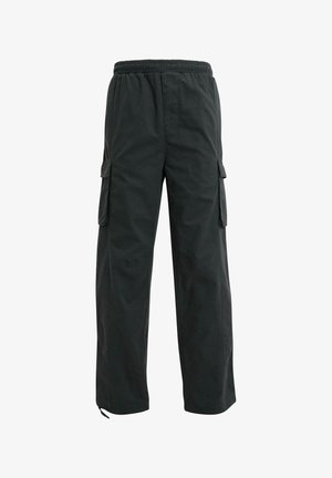 Czarne spodnie cargo z elastycznym pasem, bocznymi kieszeniami i luźnym krojem. Wykonane z trwałego materiału, o matowym wykończeniu.