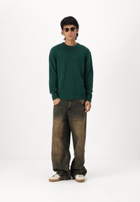 Selected Homme SLHCODY LS  CREW NECK NOOS - Pulover - rain forest