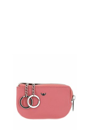 Petit porte-monnaie en cuir rose avec fermeture éclair et deux porte-clés métalliques attachés par de courtes chaînes à l'avant.