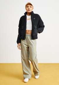 Nike Sportswear CORTEZ VINTAGE SUEDE - Sneakers - summit white/black/muslin/med brown