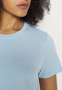Minimum RYNAH - T-shirt básica - chambray blue
