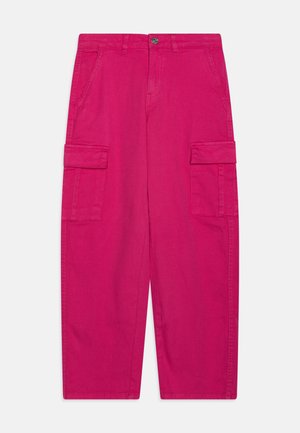 Pantaloni cargo rosa realizzati in cotone, con due tasche laterali e due tasche cargo, dal design a gamba dritta e dettagli cuciti.