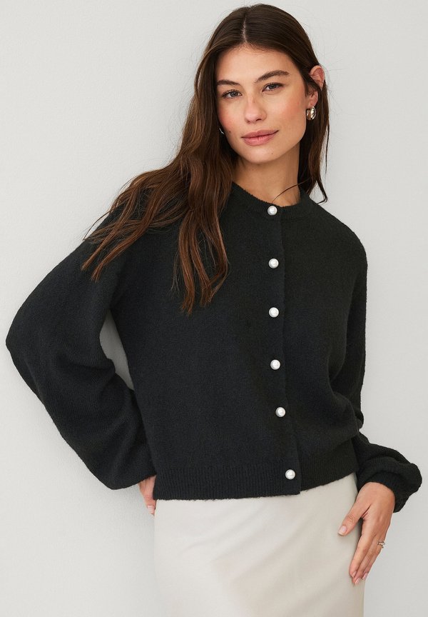 MIT BALLONARMELN - Strickjacke - schwarz