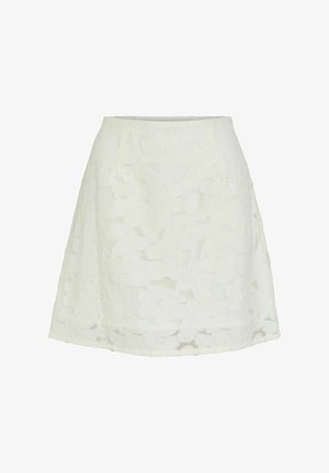 Biela sukňa áčkového strihu s vystúpeným kvetinovým čipkovým vzorom a priliehavým pásom.