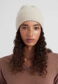 Style Republic CHUNKY - Muts - sand