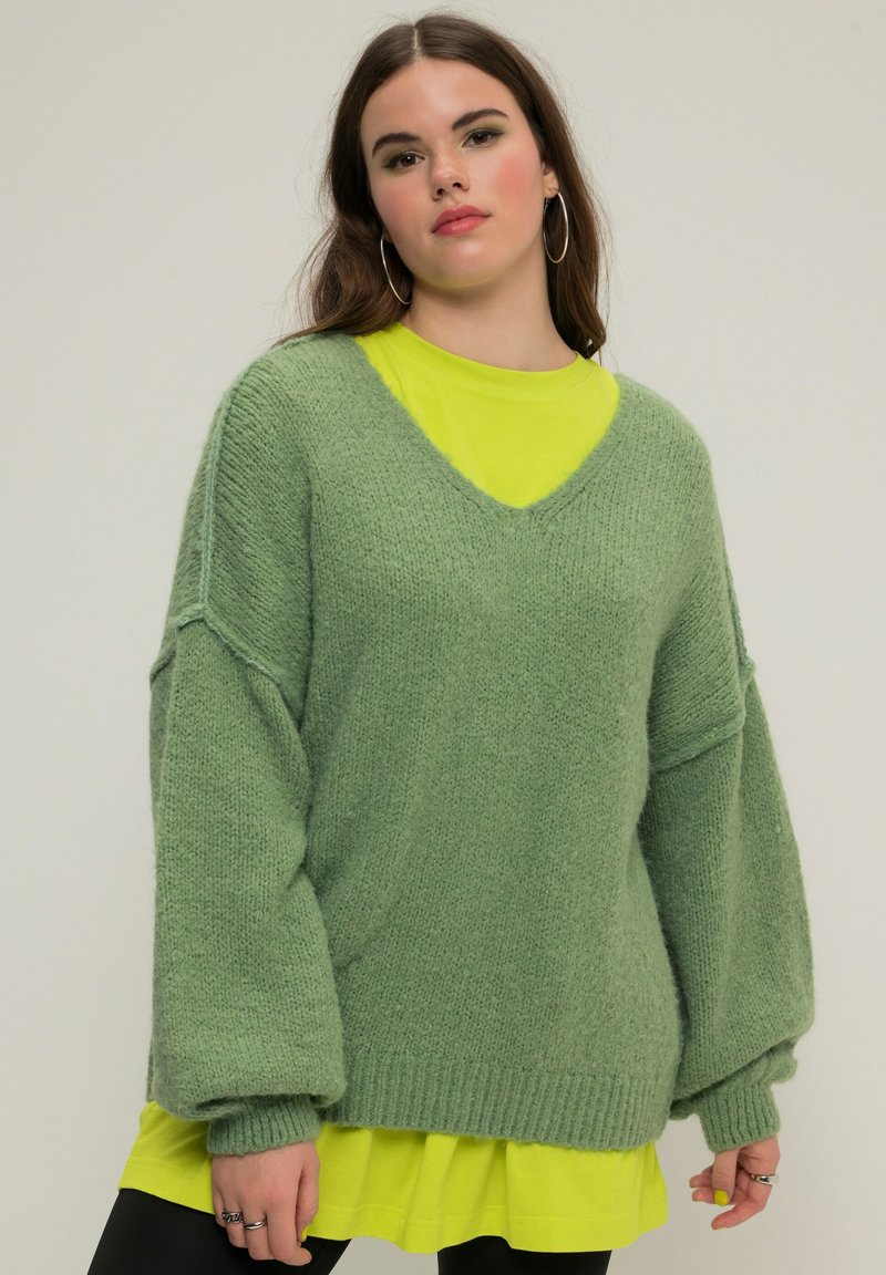 Studio Untold V-HALS WIJDE LANGE MOUWEN - Strickpullover - sage green