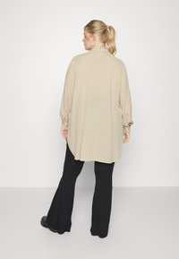 EVOKED VILA VIZUGI LONG SHIRT - Blusa - cement