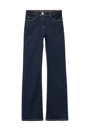 Jeans svasati in denim blu scuro con vita aderente, tasche frontali e chiusura con bottone. Il tessuto ha una trama liscia e cuciture classiche.