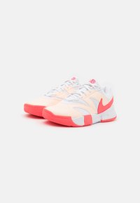 Nike Performance COURT LITE 4  - Tenisice za sve terene - white/hot punch/crimson tint/aster pink