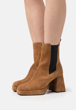 Pepe Jeans, Enkellaarsjes met hoge hak - cognac