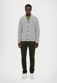 Polo Ralph Lauren BRAD TROUSER - Hlače chino - estate olive