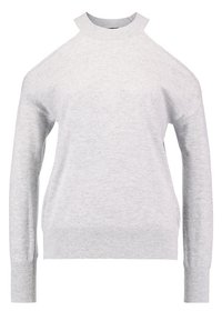 Pull gris clair avec un col haut, des épaules tombantes et des poignets côtelés. Texture douce, design minimaliste, matériau en tricot léger.