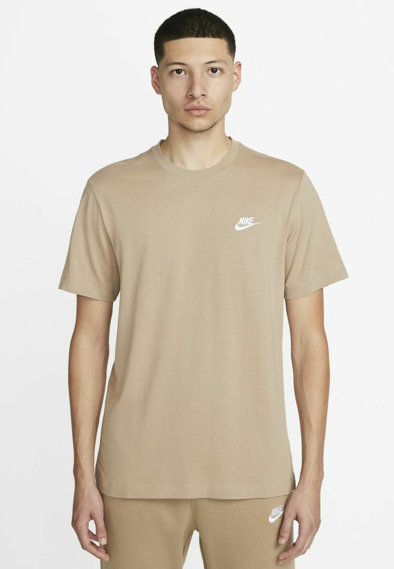 Nike Sportswear CLUB TEE - T-shirt básica - khaki white