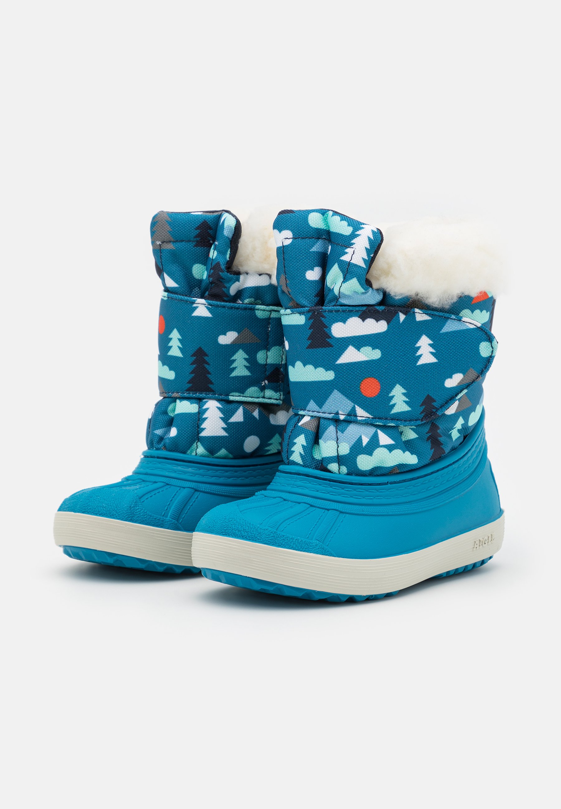 on cloud winter boots