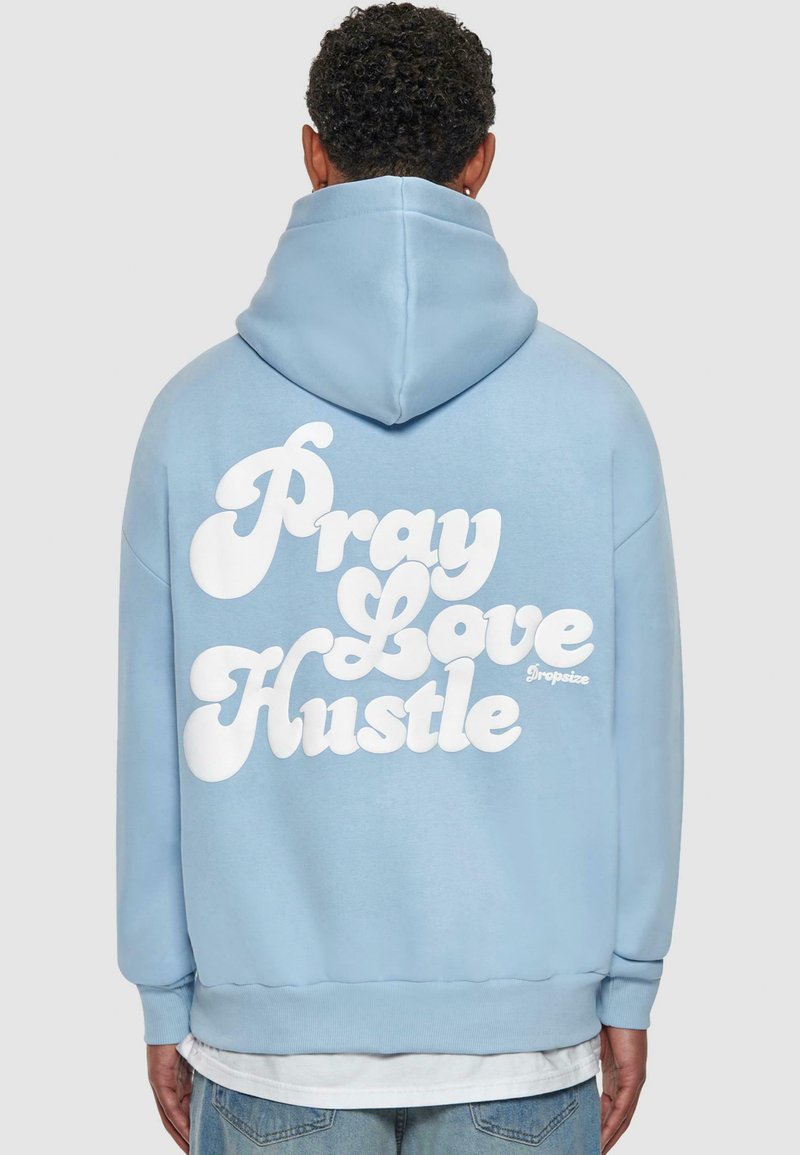 Dropsize HEAVY PRAY LOVE HUSTLE - Kapuutsiga pusa - baby blue