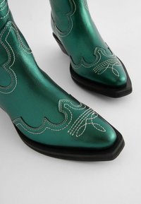Next FOREVER COMFORT STITCHED WESTERN - Kovbojské/motorkářské kotníkové boty - petrol silver