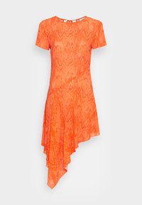Vestido laranja de manga curta com um padrão ondulado, bainha assimétrica e decote redondo com um detalhe de laço nas costas.