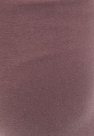 Mauve strækstof med en glat, blød tekstur og en let glans. Jævn farve med subtile variationer, der skaber et naturligt udseende.