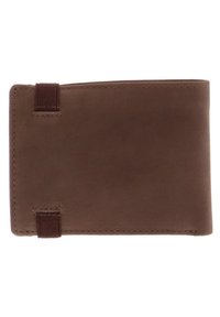 Cartera de cuero marrón con una textura suave, que presenta una banda elástica segura en un lado y costuras en contraste a lo largo de los bordes.